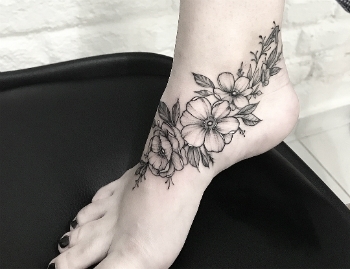 Sieviešu pēdu tetovējumu simboli